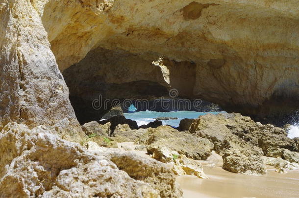 一窝巢是安多林哈海滩采用阿尔加维征服),葡萄牙