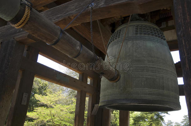 大的钟采用奈良公园,黑色亮漆