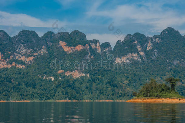 风景优美的和唯一的l和scape在切欧兰恩湖,Thail和