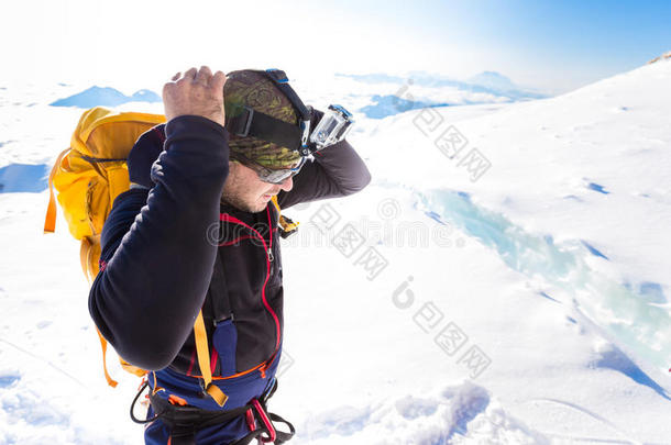 登山者登山者起立山破口背脊华雅娜罐