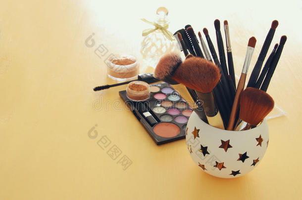影像关于化妆美容品美好工具和擦