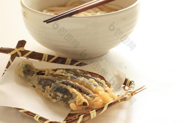 日本人食物,茄子温度向竹子篮
