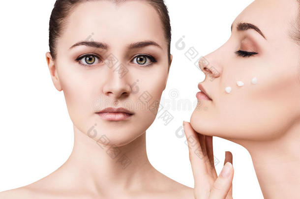 拼贴画关于女人和乳霜落下向脸颊.