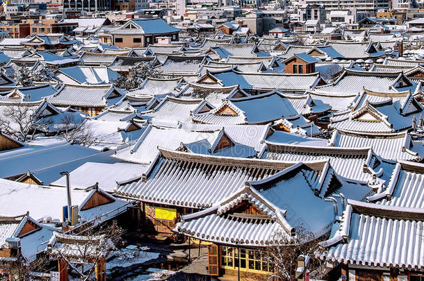 屋顶关于全州传统的朝鲜人村民大量的和雪,JEO