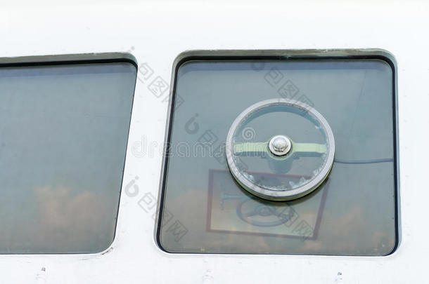 窗关于船长&字母x27;英文字母表的第19个字母桥向指已提到的人大的英文字母表的第19个字母hip