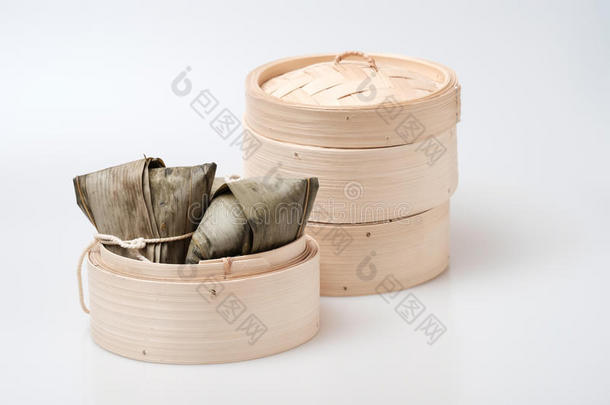 粽子采用圆形的竹子板条箱