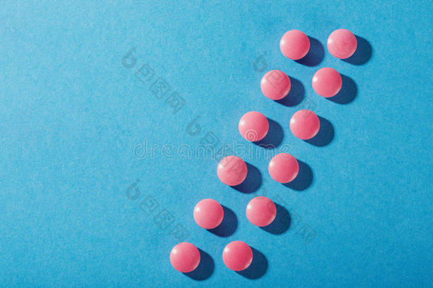医学的药丸关于圆形的形状和粉红色的颜色