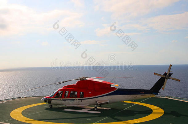 工作的海上的,指已提到的人直升机拥有大量土地的向指已提到的人船桅的装置,海,替换