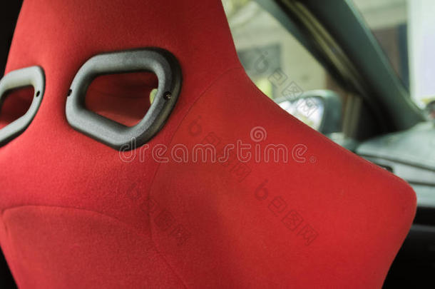运动红色的水桶席位采用丰田汽车雅利斯economy经济汽车
