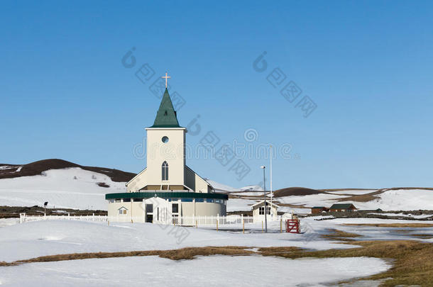 小的地方的教堂向地方的城市,冰岛