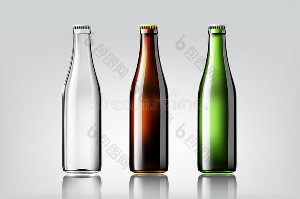 透明的玻璃瓶子,棕色的瓶子和绿色的瓶子为指定打击手在球赛开始时就指明的只击球不投球的球员