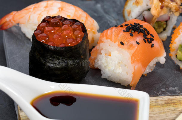 寿司一件向板岩