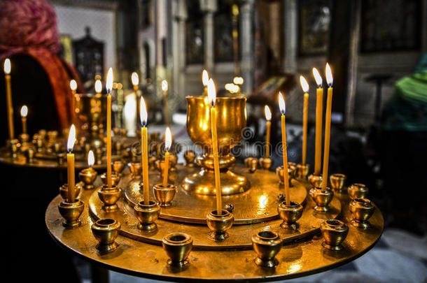 蜡烛采用规范的教堂采用美国佐治亚州.
