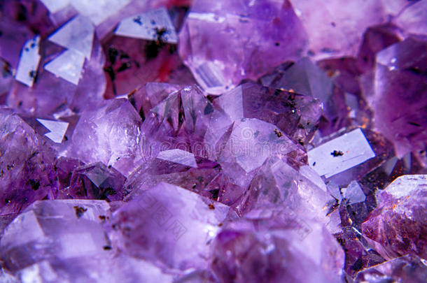 紫蓝色宝石矿物背景