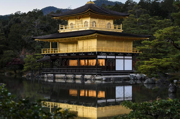 金卡库吉庙采用京都,黑色亮漆
