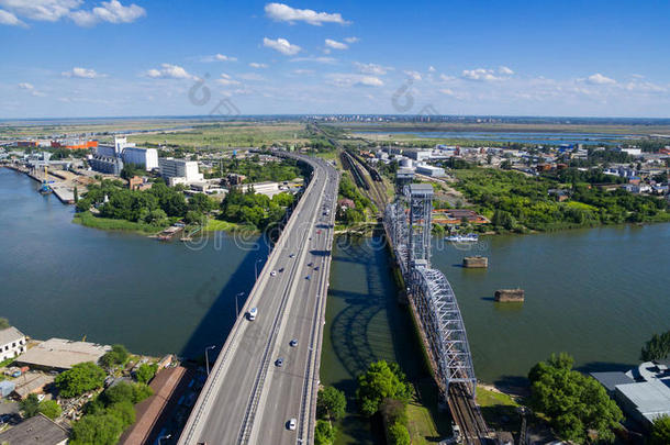 路和铁路桥穿过指已提到的人大学教师河.罗斯托夫-向-大学教师.RussianFederation俄罗斯联邦
