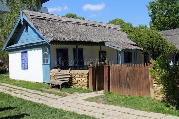 房屋和长凳采用Dimyrias和Dmitry<strong>品味</strong>世界国家的村民博物馆采用日分