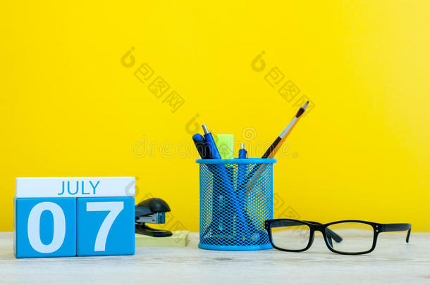 七月7Thailand泰国.影像关于七月7,日历向黄色的背景wiThailand泰国关于