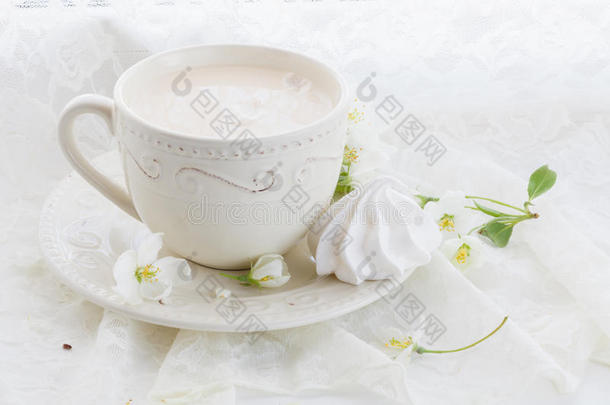 浪漫的作品和<strong>茶水杯</strong>子,和风和苹果花