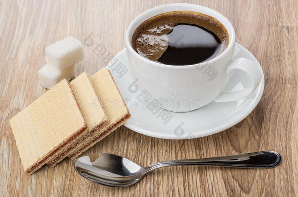 咖啡豆采用杯子向茶杯托,spo向,蛋奶烘饼和满是疙瘩的食糖