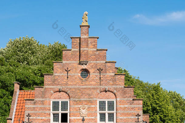 举步尖顶屋两端的山形墙关于<strong>老</strong>的城镇过道采用沃德里赫姆,荷兰