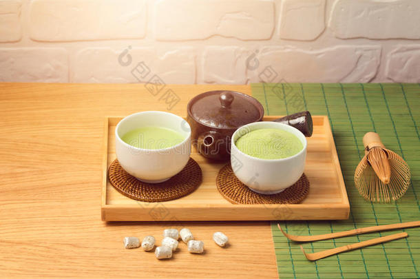 日本抹<strong>茶</strong>绿色的有机的<strong>茶水杯</strong>子和粉