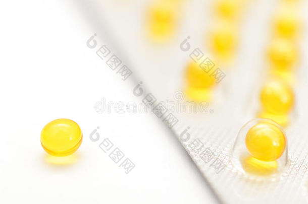 避孕用具药片采用包装和在外部向一光b一ckgro