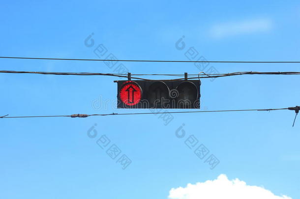 大街交通信号和红色的信号和矢向天后座