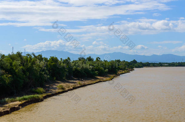 棕色的水河采用湄公河希腊语字母表第四字母δ