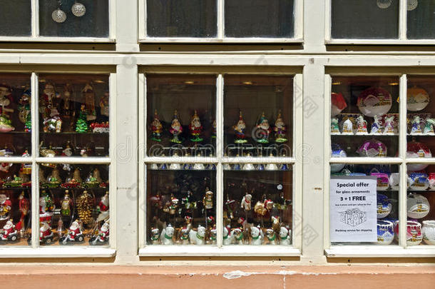 商店窗和圣诞节装饰