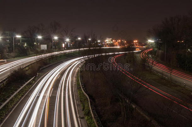 高速公路在夜