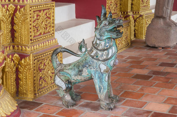 古代的辛哈狮子,魔法动物采用佛教<strong>传说</strong>,雕像年龄