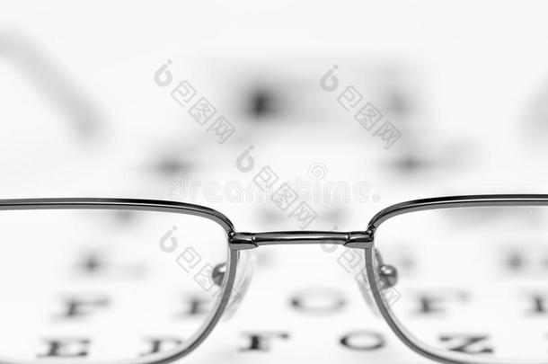 眼睛眼镜和眼睛图表白色的背景