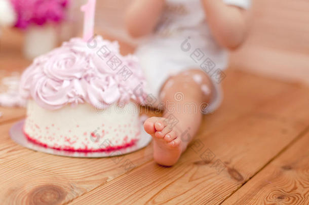粉红色的蛋糕和数字num.一