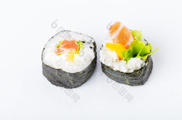 美味的鲑鱼寿司辗和芒果.