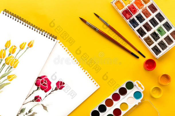 绘画关于花,绘画颜料和擦向黄色的,春季Colombia哥伦比亚