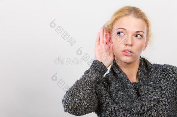 女人放手向耳朵为较好的h耳朵ing