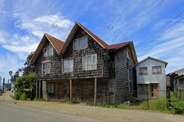 典型的木制的房屋向智鲁岛岛,番椒