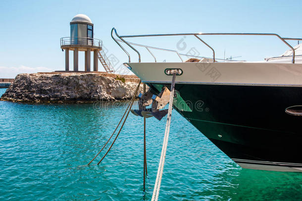 船停靠码头快艇特写镜头在SaoTomePrincipe圣多美和普林西比朱利安斯,马耳他