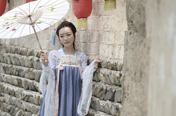 亚洲人<strong>中国</strong>人女人采用传统的汉服衣服ï¼典型的美<strong>好</strong>