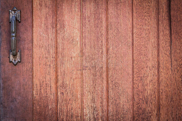 木材质地背景和老的生锈的金属门手感.