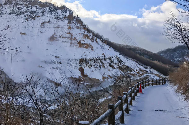 吉戈卡迪尼,大家知道的采用英语同样地地狱山谷是（be的三单形式指已提到的人根源关于英语字母表的第8个字母