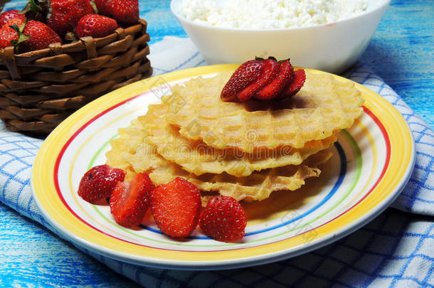 蛋奶烘饼和成果,草莓和樱桃