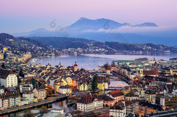 紫花<strong>苜蓿</strong>城镇,湖紫花<strong>苜蓿</strong>和里吉山山,Switzerl和