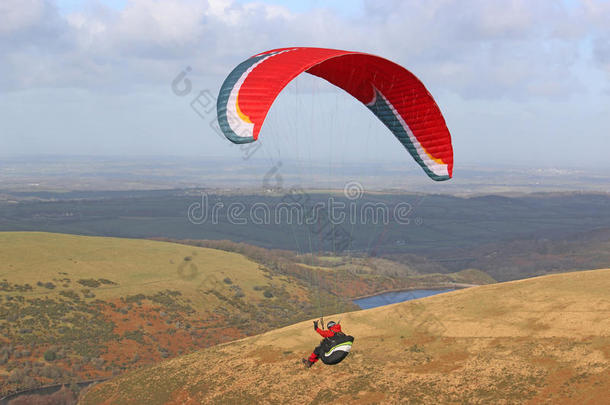 翼伞飞行器在上面达特姆尔高原