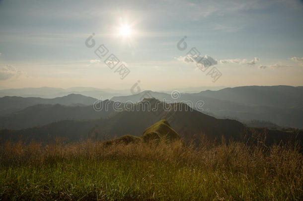 象山或星系山.皮带山、岭、峰法姆国家的爸