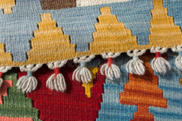 使地毯和小块地毯关于传统的类型