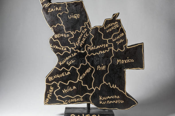木制的雕刻关于安哥拉棉毛呢地图