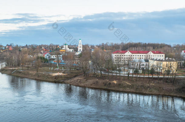 春季傍晚城市风光照片向指已提到的人伏尔加河河.勒热夫,特维尔regi向.