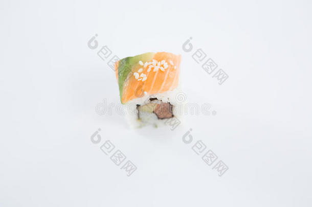 寿司辗向白色的背景